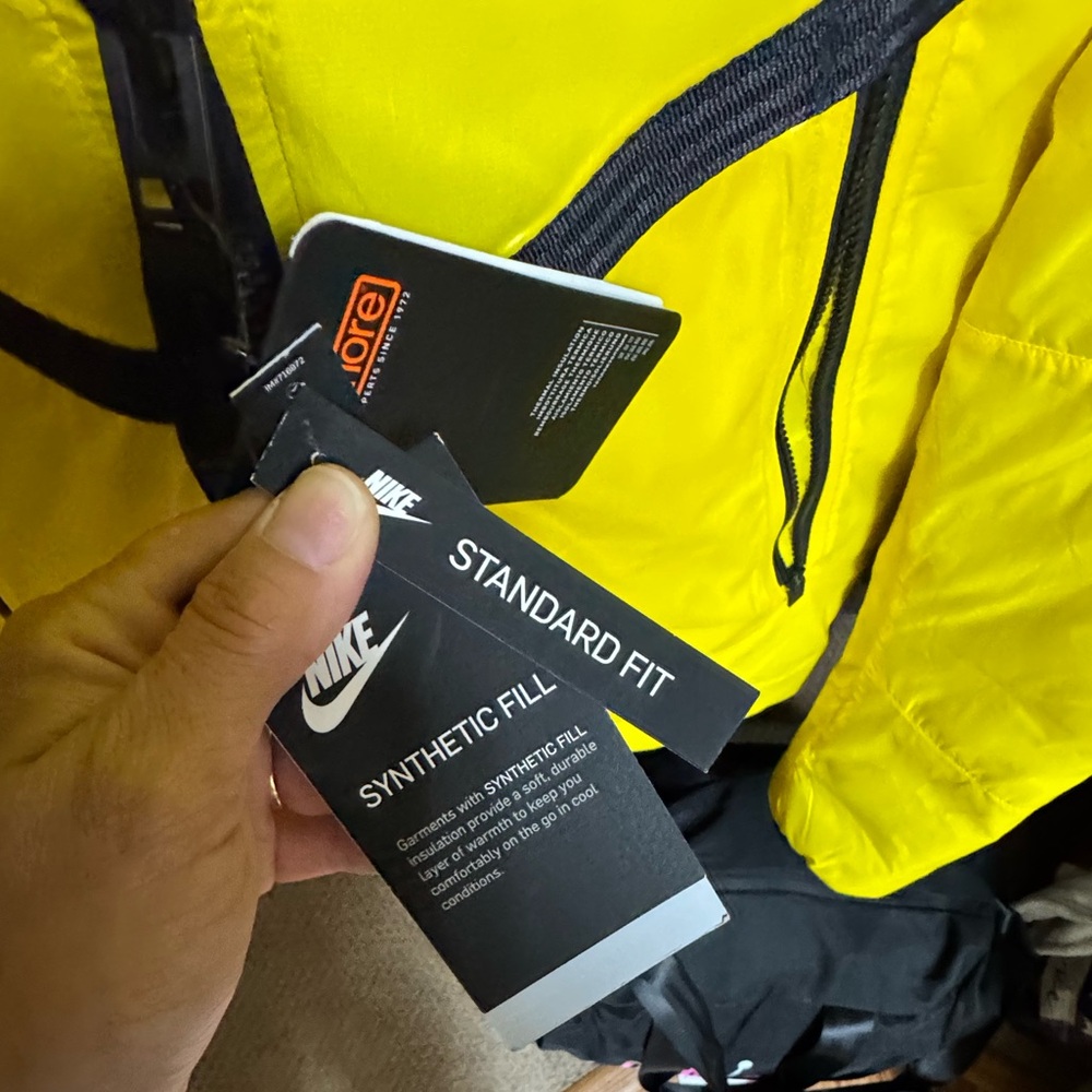 Nike Yellow Puffer Jacket - Picture 6 of 8